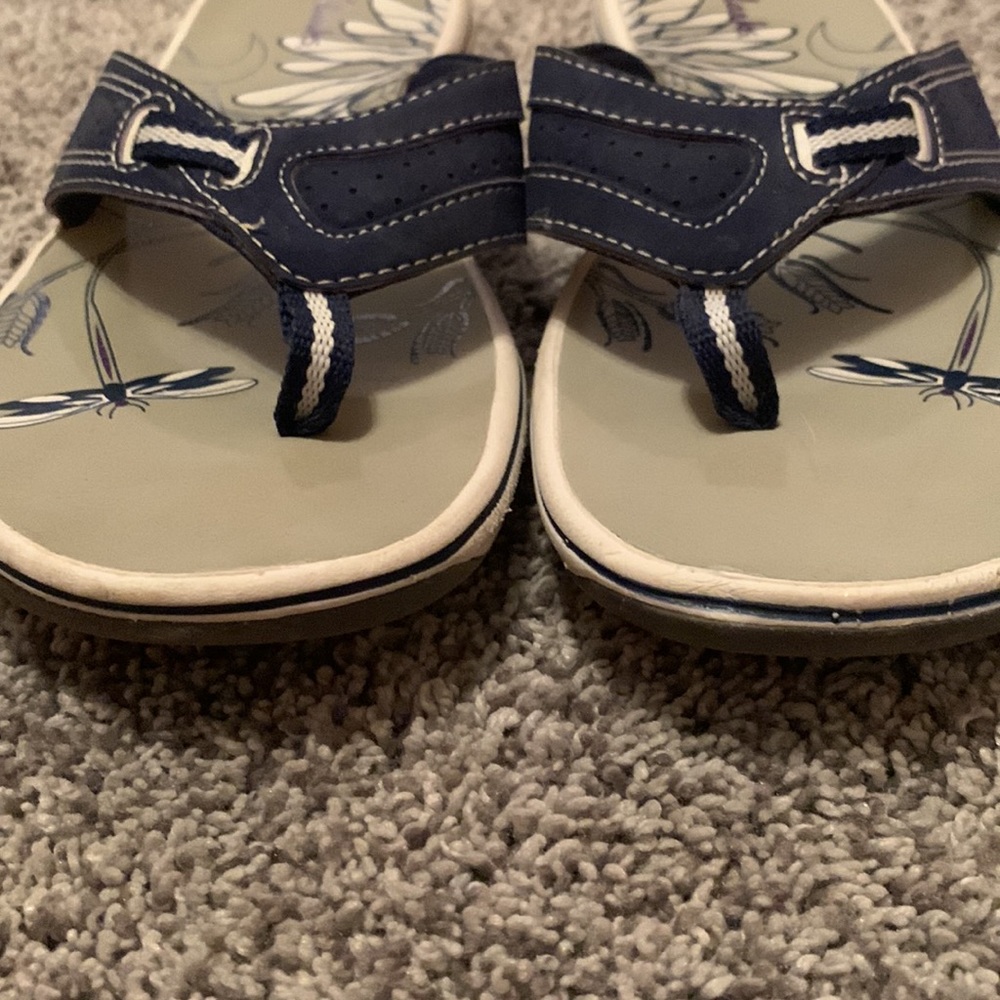 Clark’s Flop Flops - Picture 7 of 11